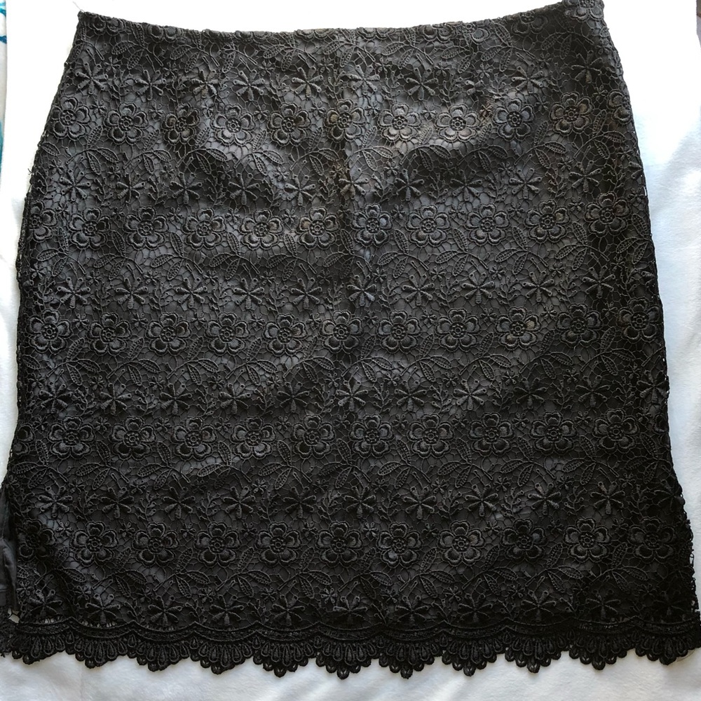 APART. 9 | Black Skirt